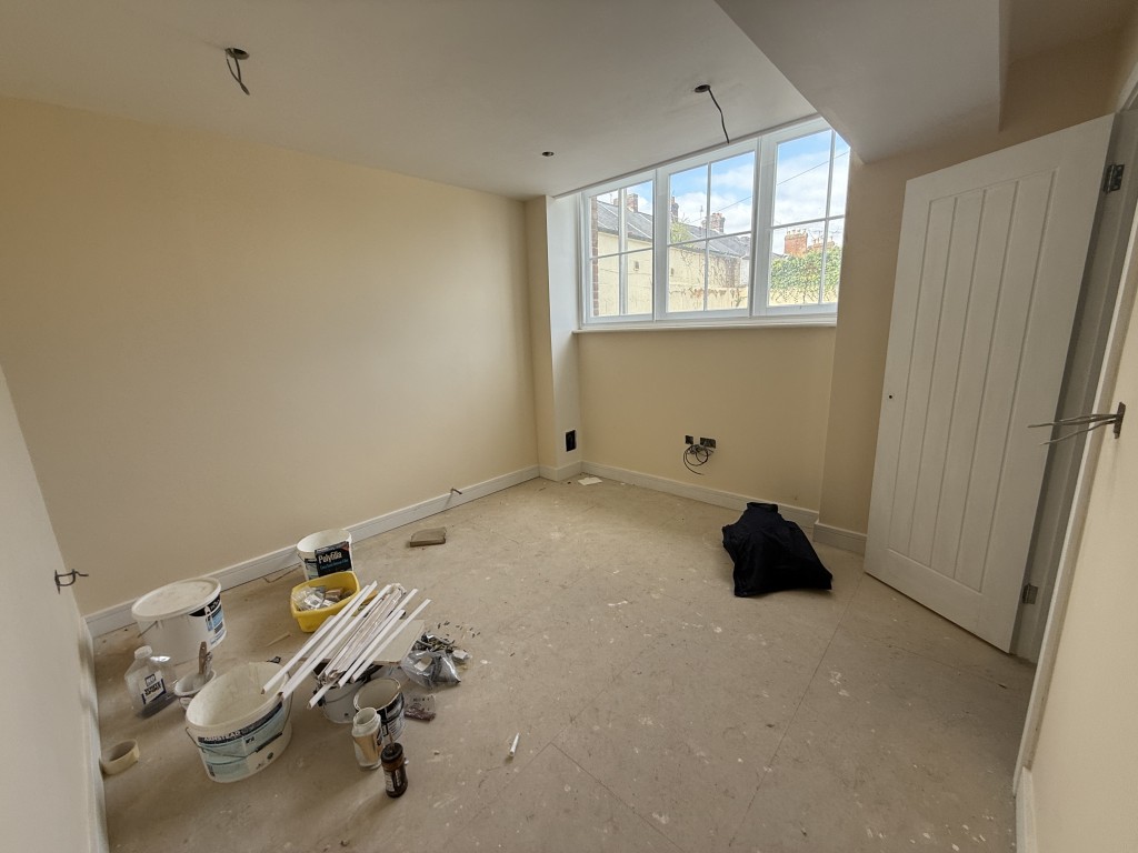 Lot: 95 - COTTAGE CONVERSION FOR COMPLETION - SECOND FIX REQUIRED - Bedroom 1